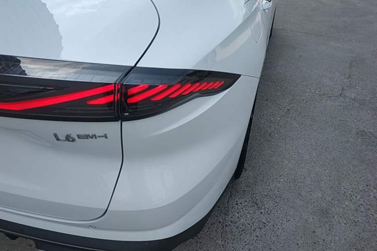 Used Geely Galaxy L6 2025 EM-i 140km Explorer+ Edition Right Rear Taillight