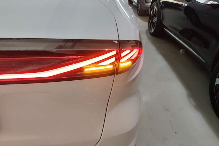 Used Geely Galaxy L6 2025 EM-i 140km Starship Edition Right Rear Taillight