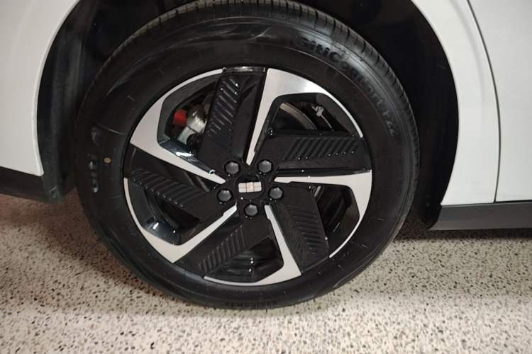 Used Geely Galaxy L6 2025 EM-i 140km Explorer+ Edition Right Rear Wheel Hub