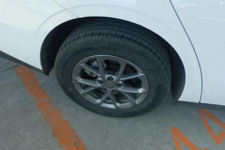 Used Geely Galaxy L6 2025 EM-i 60km Launch Edition Right Rear Wheel Hub