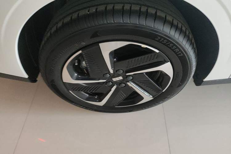 Used Geely Galaxy L6 2025 EM-i 140km Explorer+ Edition Right Rear Wheel Hub