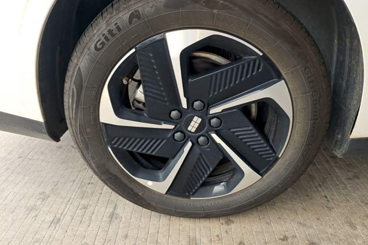 Used Geely Galaxy L6 2025 EM-i 140km Explorer+ Edition Right Rear Wheel Hub