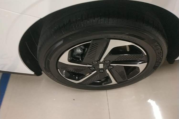Used Geely Galaxy L6 2025 EM-i 140km Explorer+ Edition Right Rear Wheel Hub