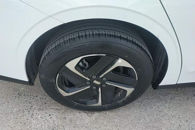 Used Geely Galaxy L6 2025 EM-i 140km Explorer+ Edition Right Rear Wheel Hub