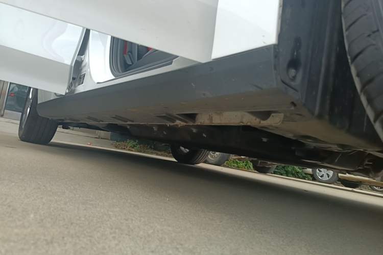 Used Geely Galaxy L6 2025 EM-i 60km Launch Edition Right Side Sill