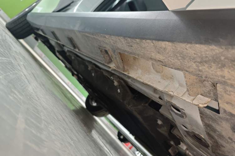 Used Geely Galaxy L6 2025 EM-i 60km Exploration Edition Right Side Sill