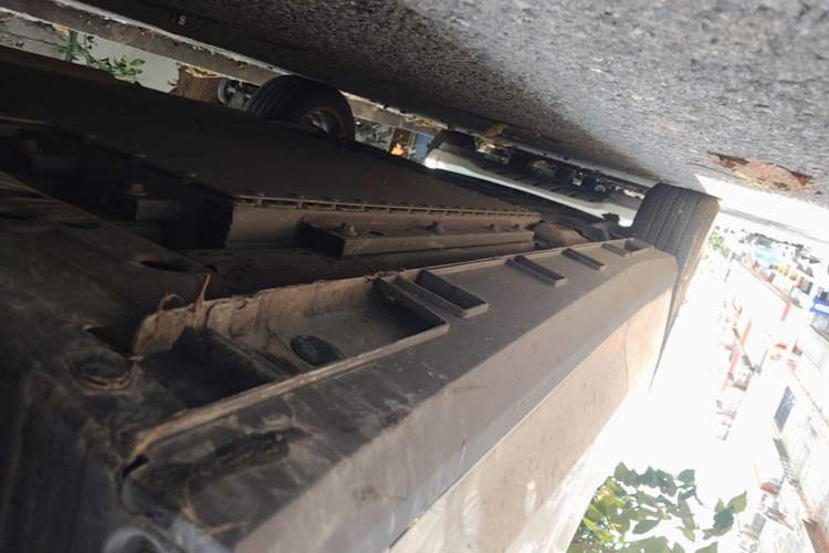 Used Geely Galaxy L6 2025 EM-i 140km Long-Range Version Right Side Sill