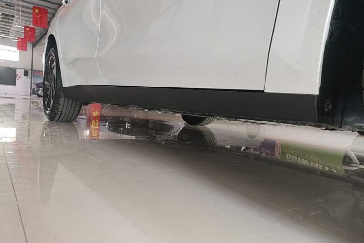 Used Geely Galaxy L6 2025 EM-i 140km Explorer+ Edition Right Side Sill