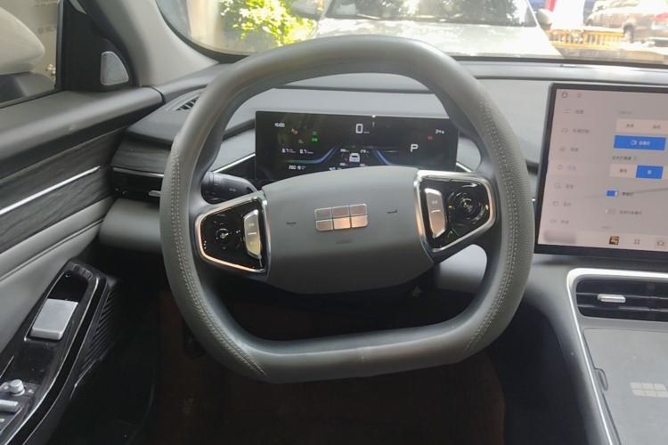 Used Geely Galaxy L6 2025 EM-i 140km Long-Range Version Steering Wheel