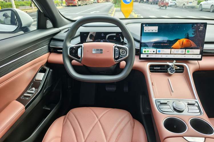 Used Geely Galaxy L6 2025 EM-i 140km Long-Range Version Steering Wheel