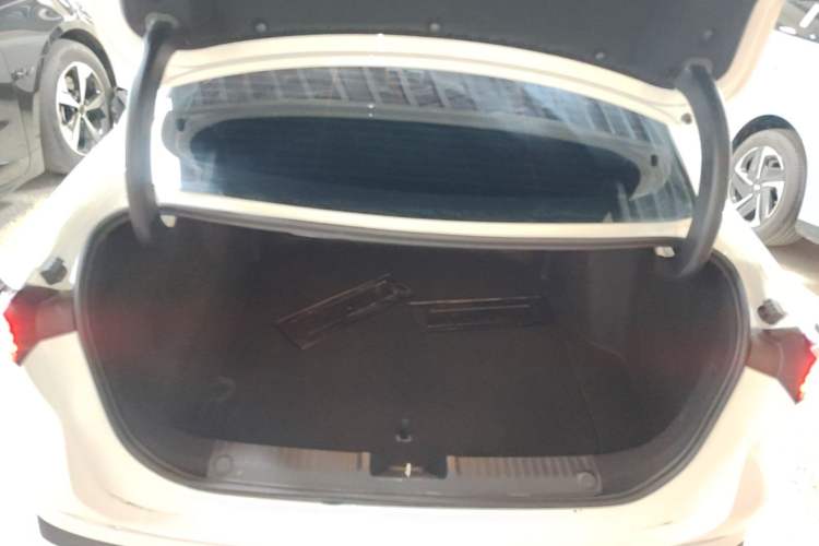 Used Geely Galaxy L6 2025 EM-i 140km Explorer+ Edition Trunk