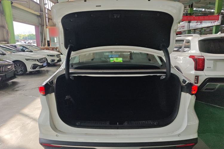Used Geely Galaxy L6 2025 EM-i 140km Starship Edition Trunk