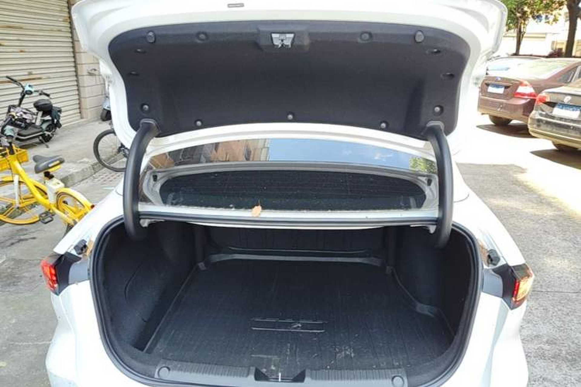 Used Geely Galaxy L6 2025 EM-i 140km Explorer+ Edition Trunk