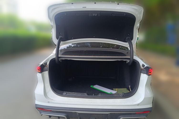 Used Geely Galaxy L6 2025 EM-i 140km Explorer+ Edition Trunk