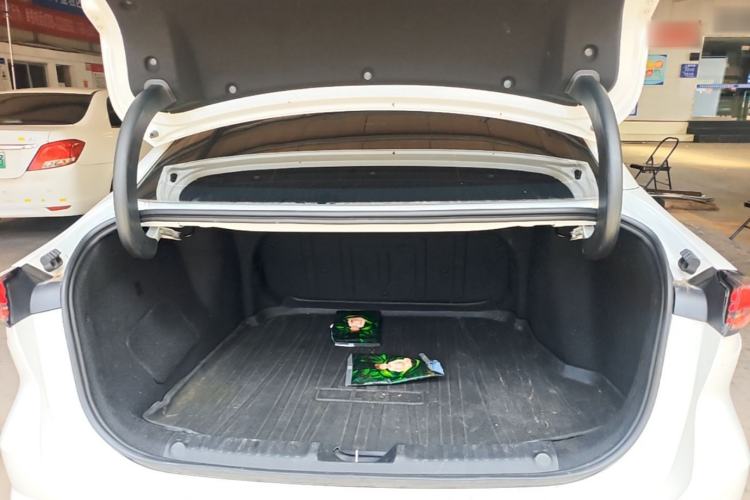 Used Geely Galaxy L6 2025 EM-i 140km Explorer+ Edition Trunk