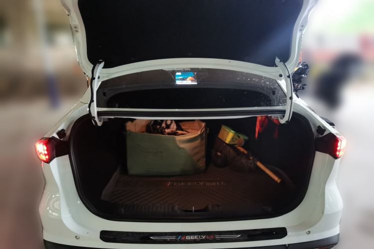 Used Geely Galaxy L6 2025 EM-i 60km Launch Edition Trunk