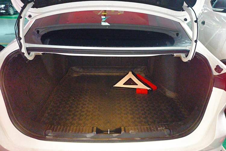 Used Geely Galaxy L6 2025 EM-i 60km Launch Edition Trunk