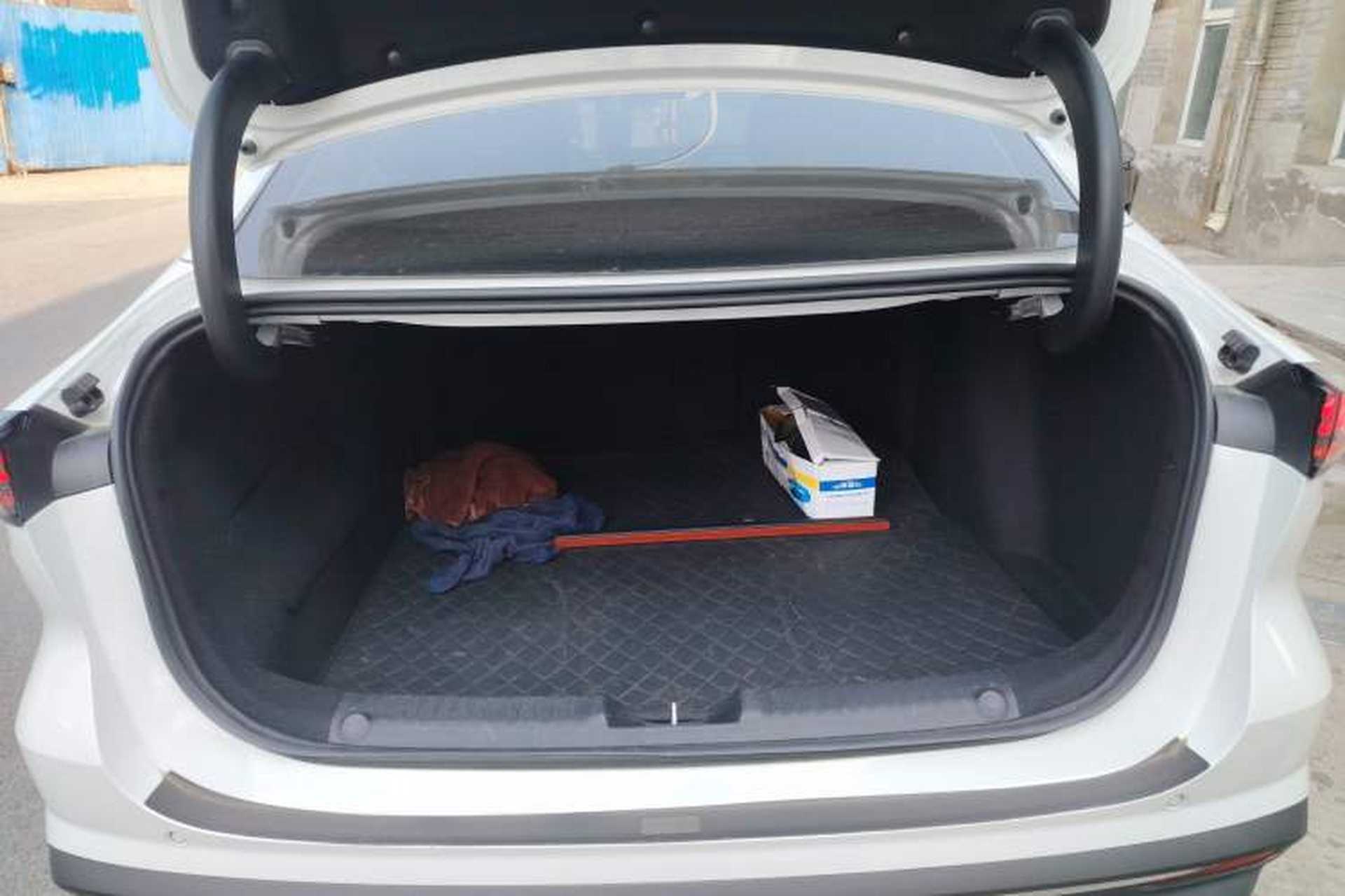 Used Geely Galaxy L6 2025 EM-i 140km Explorer+ Edition Trunk