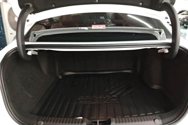 Used Geely Galaxy L6 2025 EM-i 140km Starship Edition Trunk