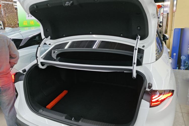 Used Geely Galaxy L6 2025 EM-i 60km Launch Edition Trunk