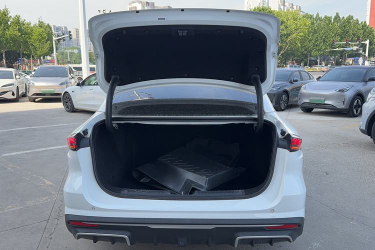Used Geely Galaxy L6 2025 EM-i 140km Explorer+ Edition Trunk