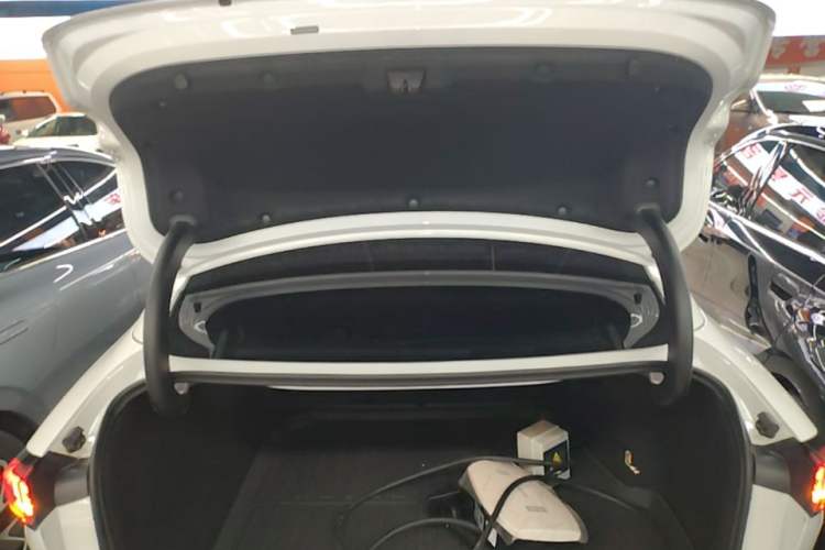 Used Geely Galaxy L6 2025 EM-i 140km Explorer+ Edition Trunk