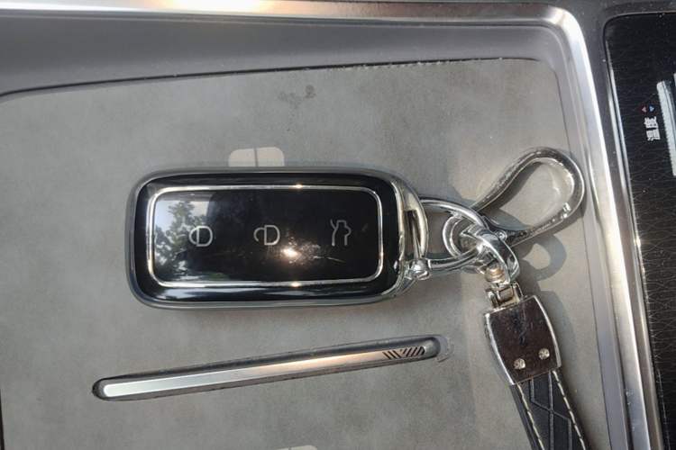 Used Geely Galaxy L6 2025 EM-i 140km Long-Range Version Vehicle Key