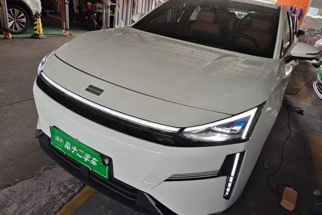 Ojetý Geely Galaxy L6 2025 EM-i 140km Explorer+ Edition