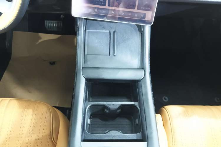 Used Geely Galaxy L7 2023 1.5T 115 km Starship Gear Lever