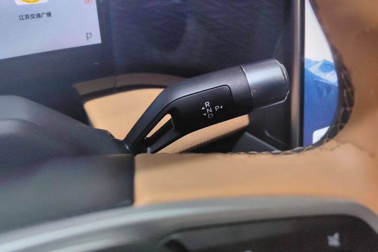 Used Geely Galaxy L7 2023 1.5T 115 km Starship Gear Lever