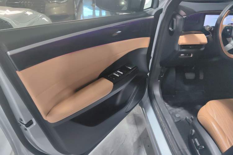 Used Geely Galaxy L7 2023 1.5T 115 km Starship Interior 4