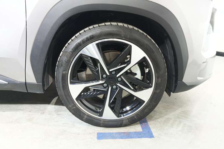 Used Geely Galaxy L7 2023 1.5T 115 km Starship Left Front Wheel Hub