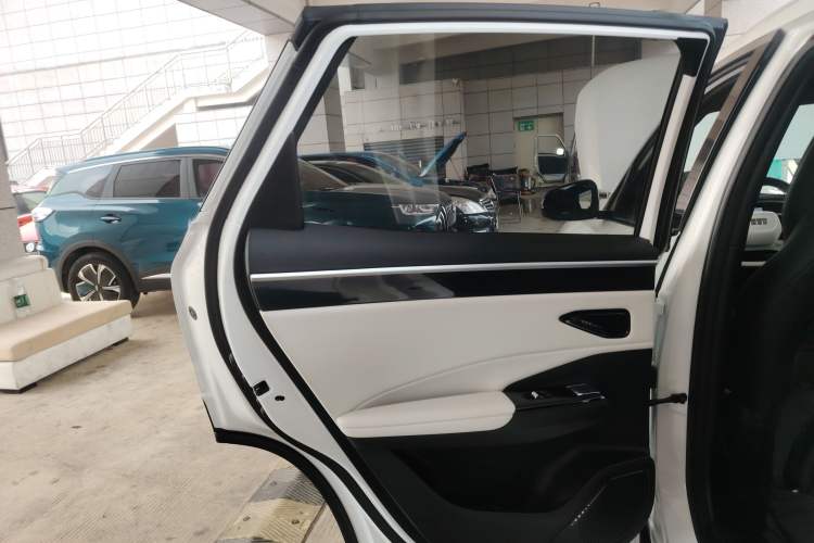 Used Geely Galaxy L7 2023 1.5T 55km PRO Left Rear Door Interior