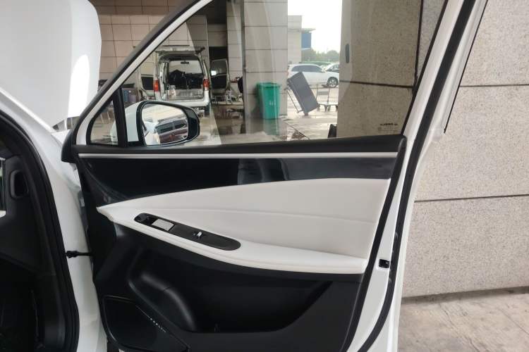 Used Geely Galaxy L7 2023 1.5T 55km PRO Right Front Door Interior