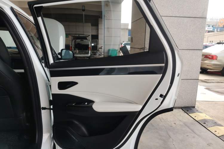 Used Geely Galaxy L7 2023 1.5T 55km PRO Right Rear Door Interior
