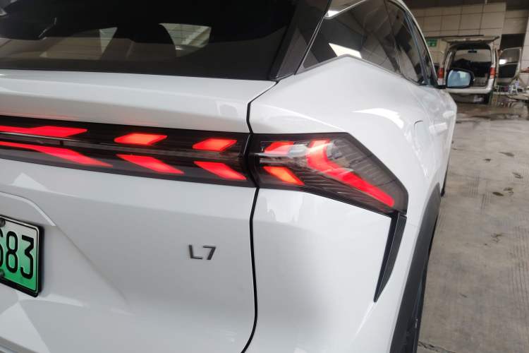 Used Geely Galaxy L7 2023 1.5T 55km PRO Right Rear Taillight