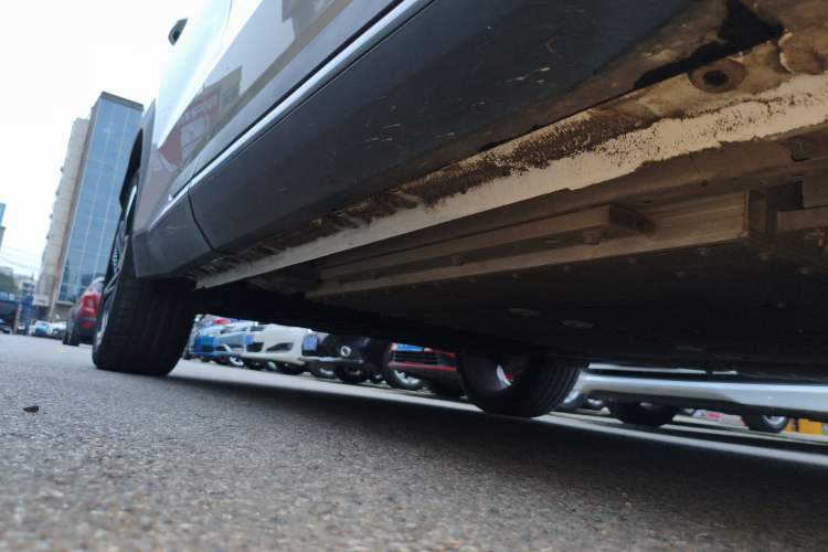 Used Geely Galaxy L7 2023 1.5T 115 km Starship Right Side Sill