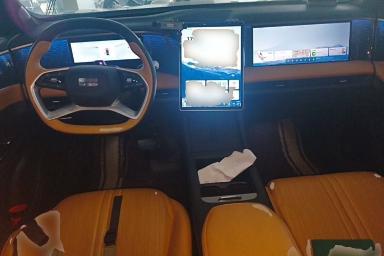 Used Geely Galaxy L7 2023 1.5T 115 km Starship Center Console