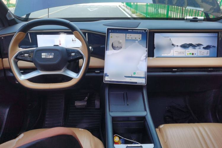 Used Geely Galaxy L7 2023 1.5T 115 km Starship Center Console