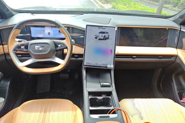 Used Geely Galaxy L7 2023 1.5T 115 km MAX Center Console