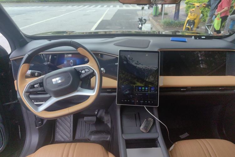 Used Geely Galaxy L7 2023 1.5T 115 km MAX Center Console