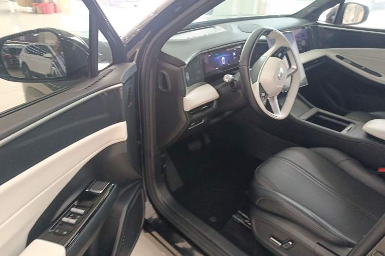 Used Geely Galaxy L7 2023 1.5T 115 km PLUS Driver Seat