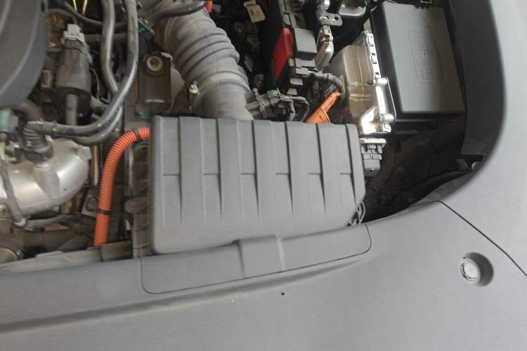 Used Geely Galaxy L7 2023 1.5T 115 km Starship Engine Bay Left