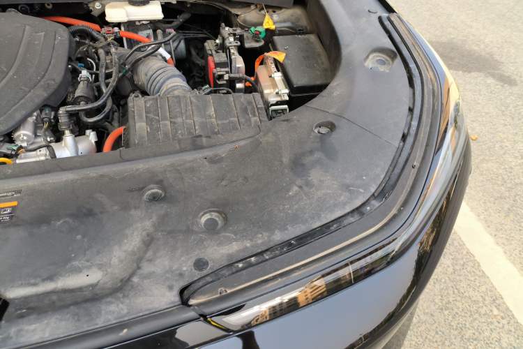 Used Geely Galaxy L7 2023 1.5T 115 km Starship Engine Bay Left