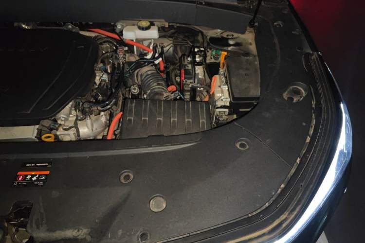 Used Geely Galaxy L7 2023 1.5T 115 km MAX Engine Bay Left
