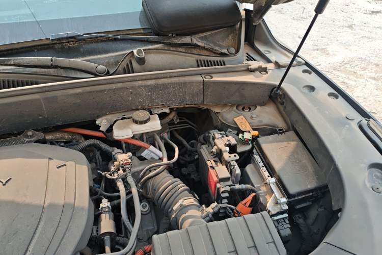 Used Geely Galaxy L7 2023 1.5T 115 km MAX Engine Bay Left