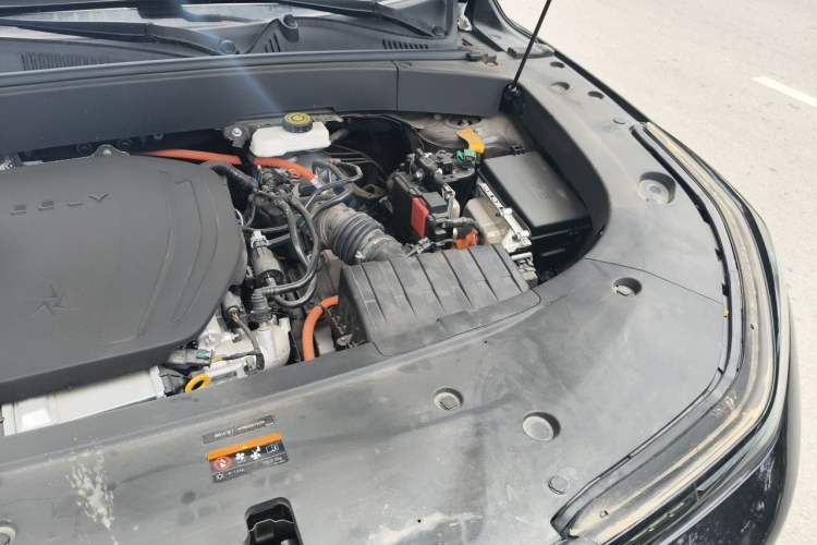 Used Geely Galaxy L7 2023 1.5T 115 km PLUS Engine Bay Left