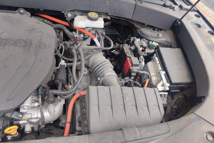 Used Geely Galaxy L7 2023 1.5T 115 km Starship Engine Bay Left
