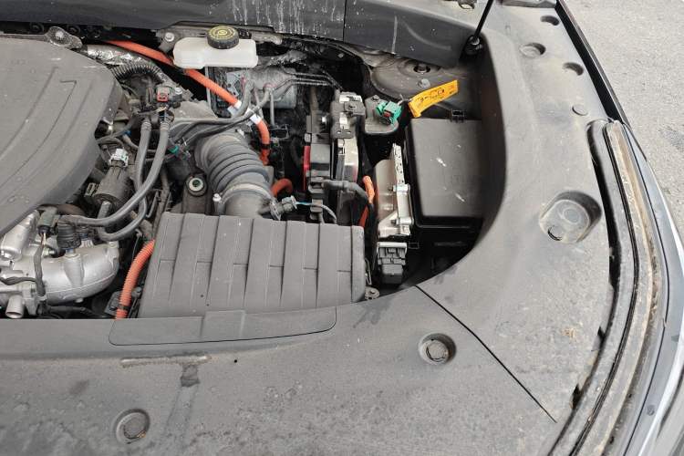 Used Geely Galaxy L7 2023 1.5T 115 km MAX Engine Bay Left