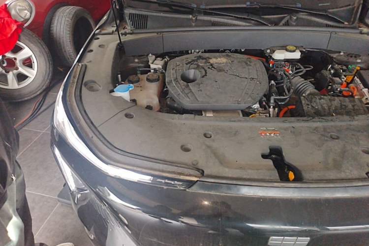 Used Geely Galaxy L7 2023 1.5T 115 km Starship Engine Bay Right